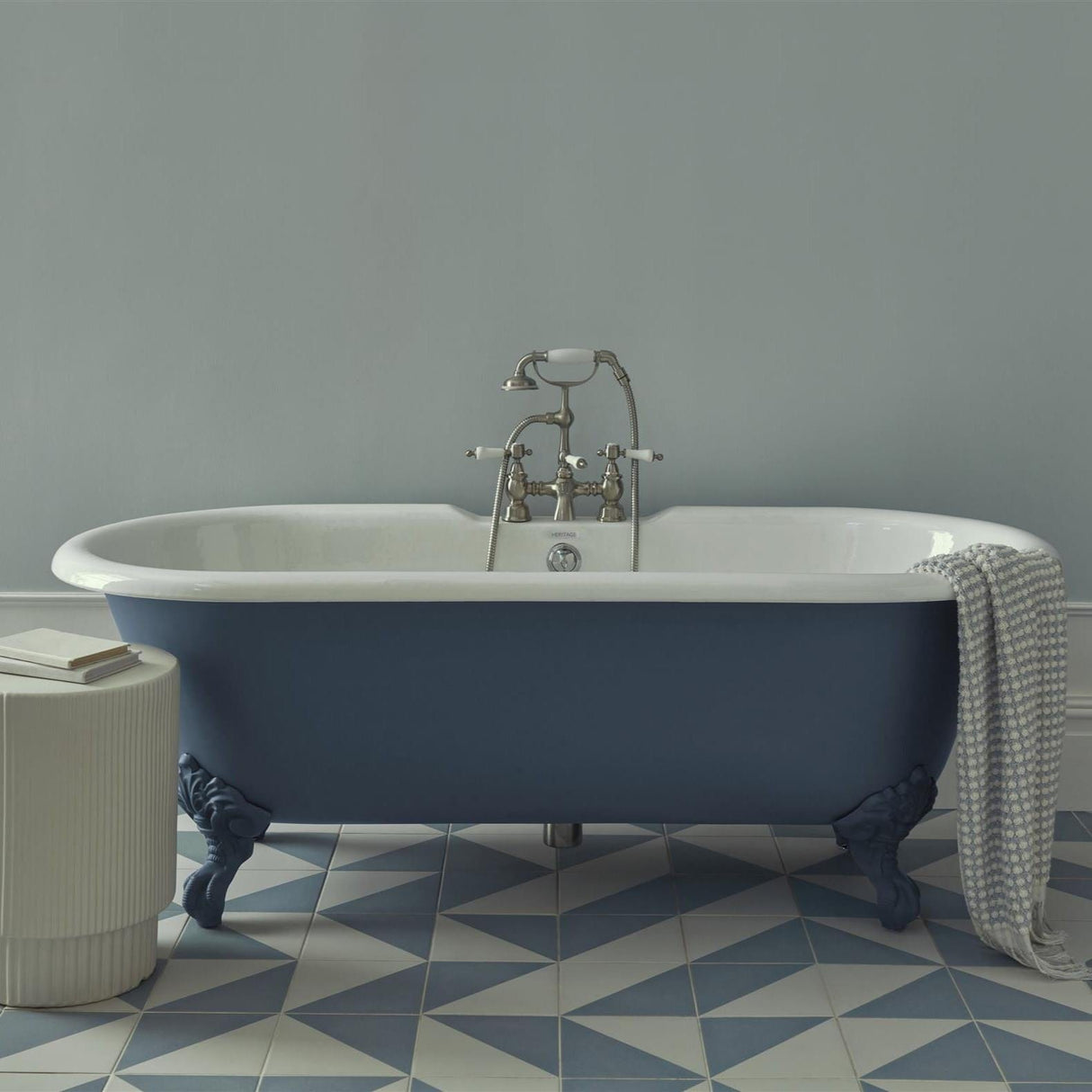 Heritage Roll Top and Slipper Freestanding Bath Heritage Buckingham Freestanding Cast Iron Bath with Feet