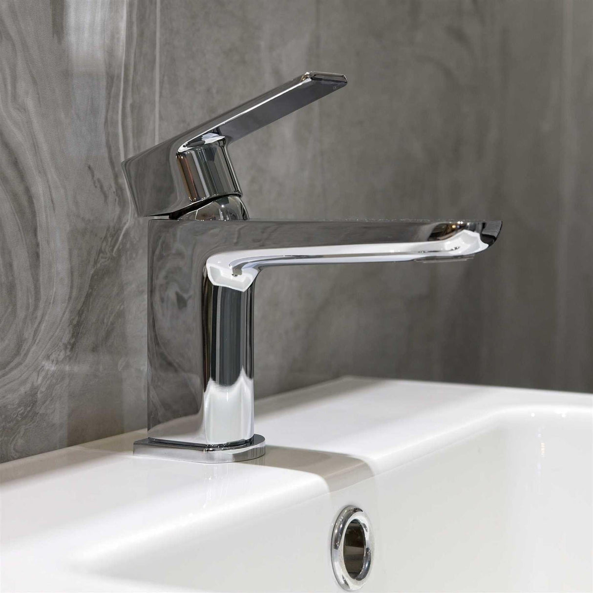 Aquarius Cloakroom Tap Aquarius Hydro Mini Mono Basin Mixer Tap with Waste