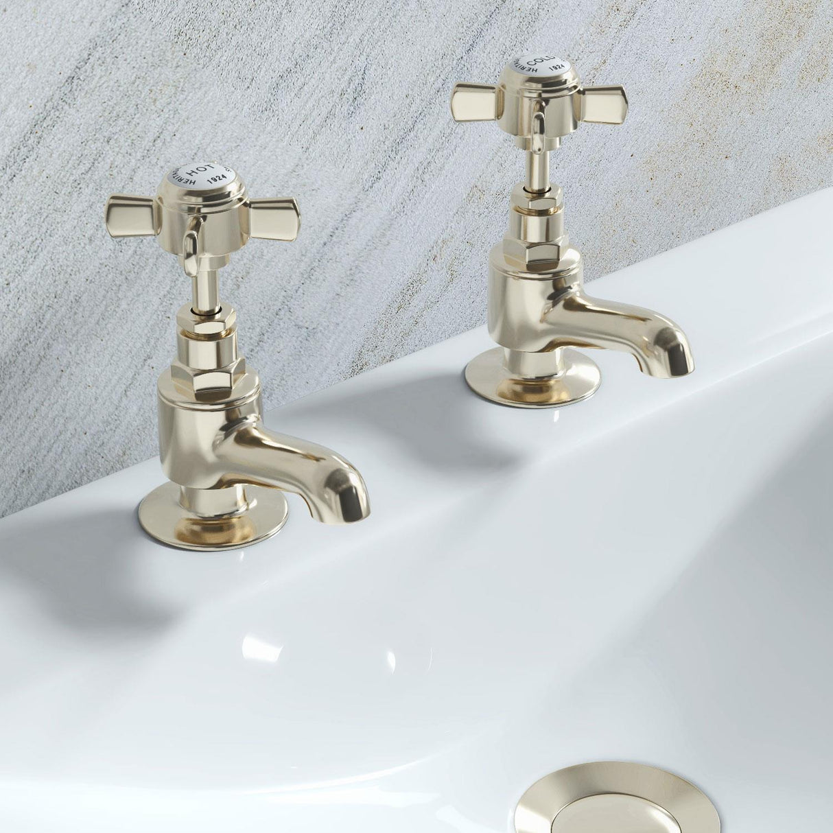 Heritage Dawlish Short Nose Basin Pillar Taps (Pair)