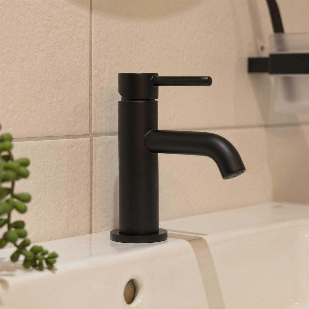 Aqaurius Mono Basin Tap Matt Black Aquarius RF-Series Mini Mono Basin Mixer Tap
