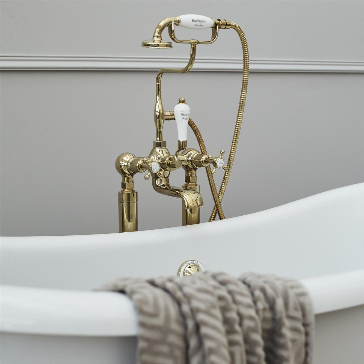 Burlington Admiral Oval Freestanding Bath - 1800 x 885mm