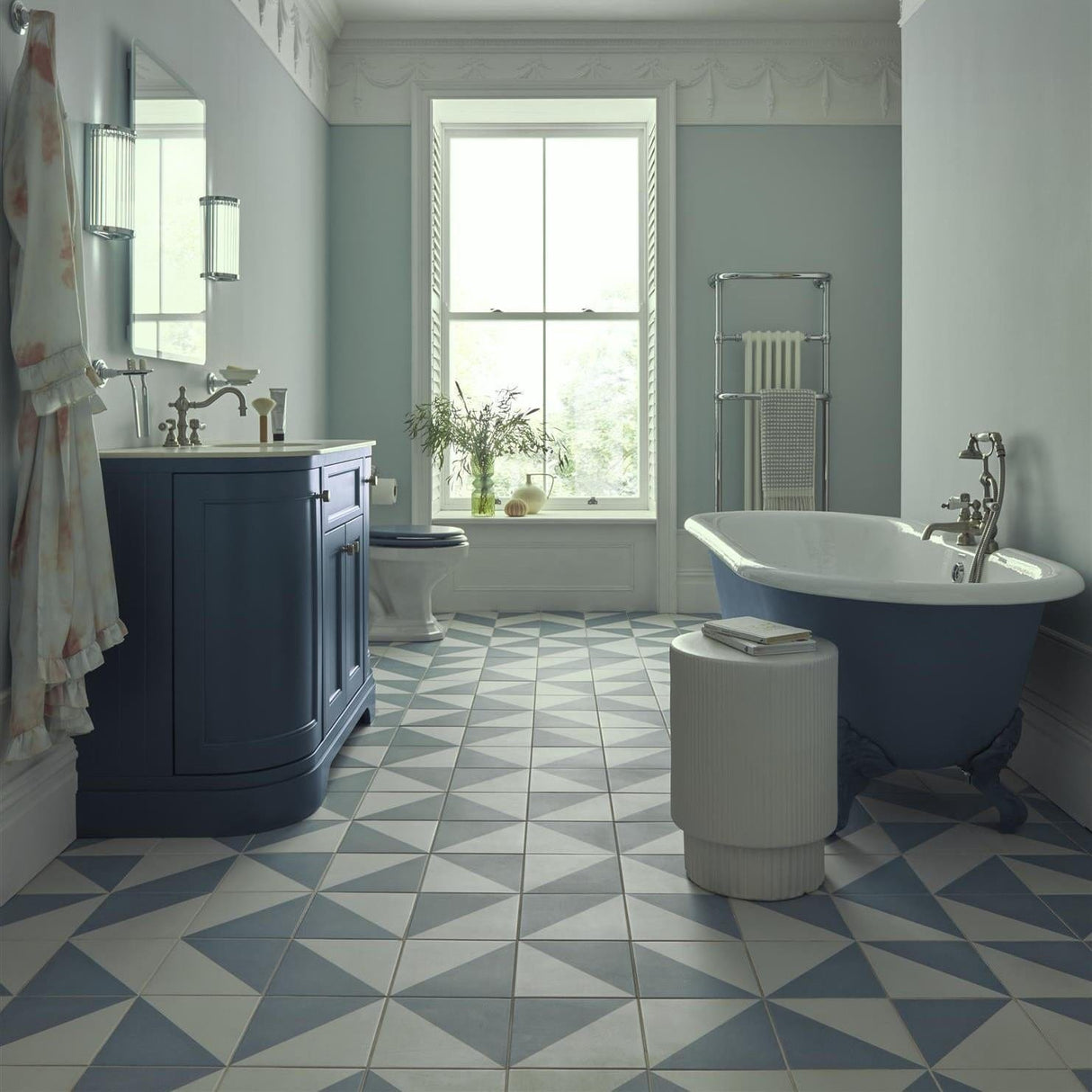 Heritage Roll Top and Slipper Freestanding Bath Heritage Buckingham Freestanding Cast Iron Bath with Feet