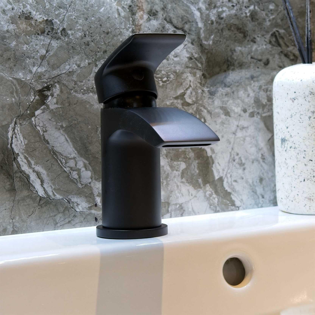 Aqaurius Mono Basin Tap Aquarius Arc Mini Mono Basin Mixer Tap with Waste