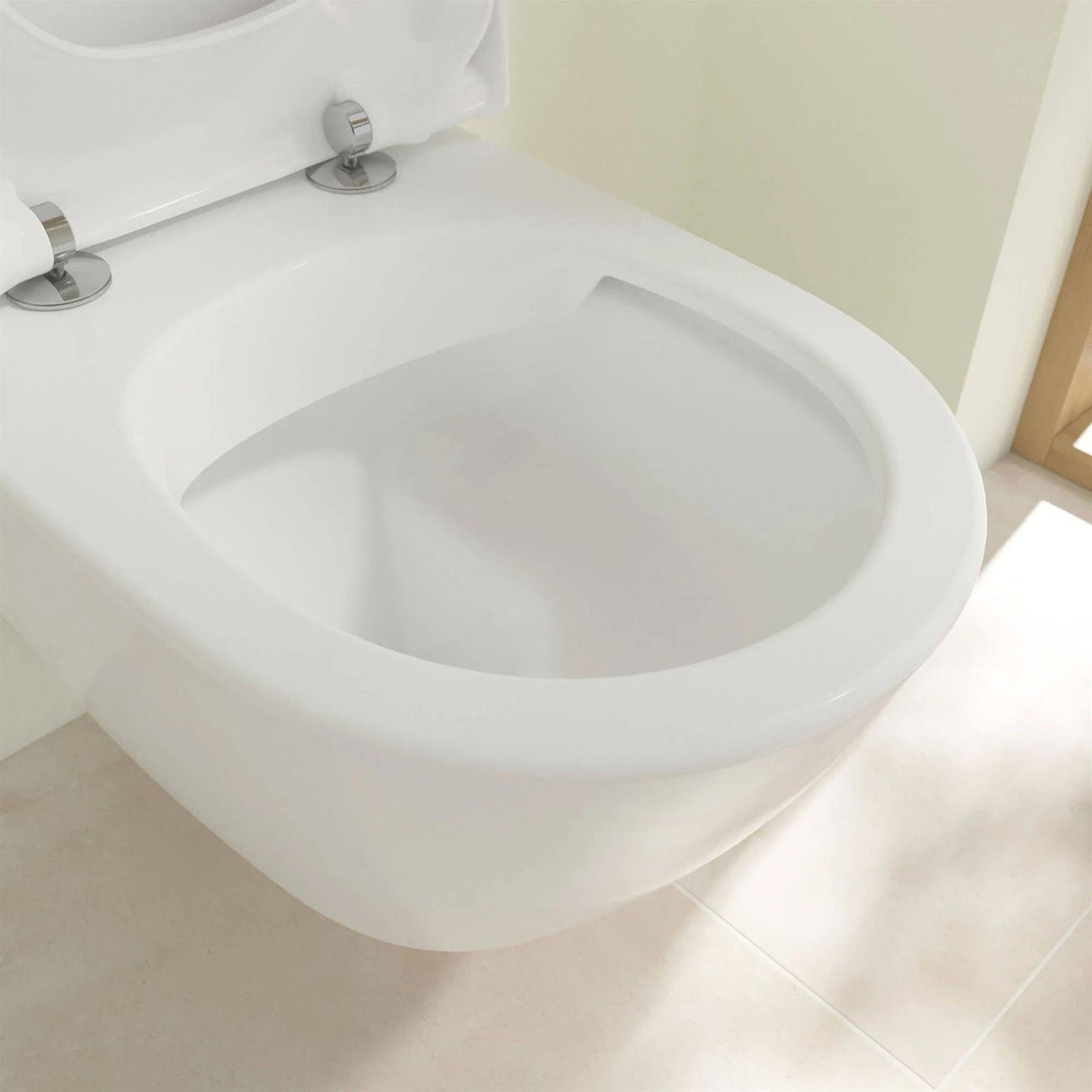 Villeroy & Boch Wall Hung Toilet Villeroy & Bock Subway 2.0 Wall Hung Toilet with Soft Close Seat in White Alpin
