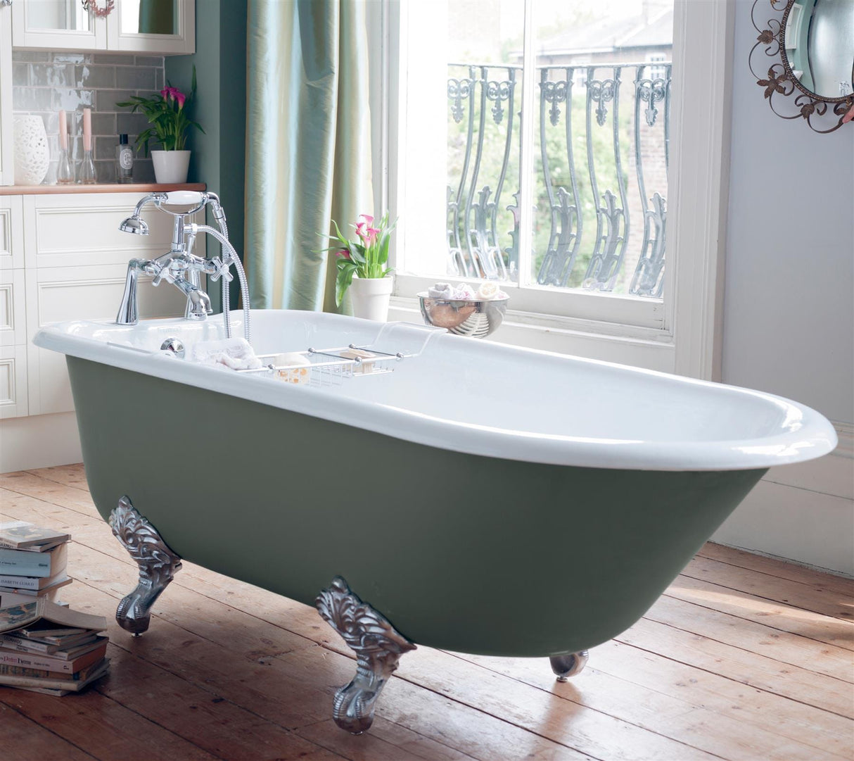 Heritage Roll Top and Slipper Freestanding Bath Heritage Essex Freestanding Cast Iron Bath with Feet