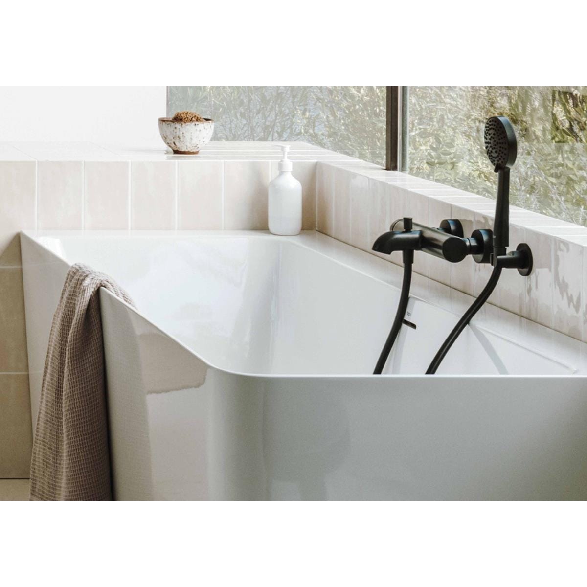 Roca Corner Bath Roca Ona Asymmetric Corner Stonex® Bath