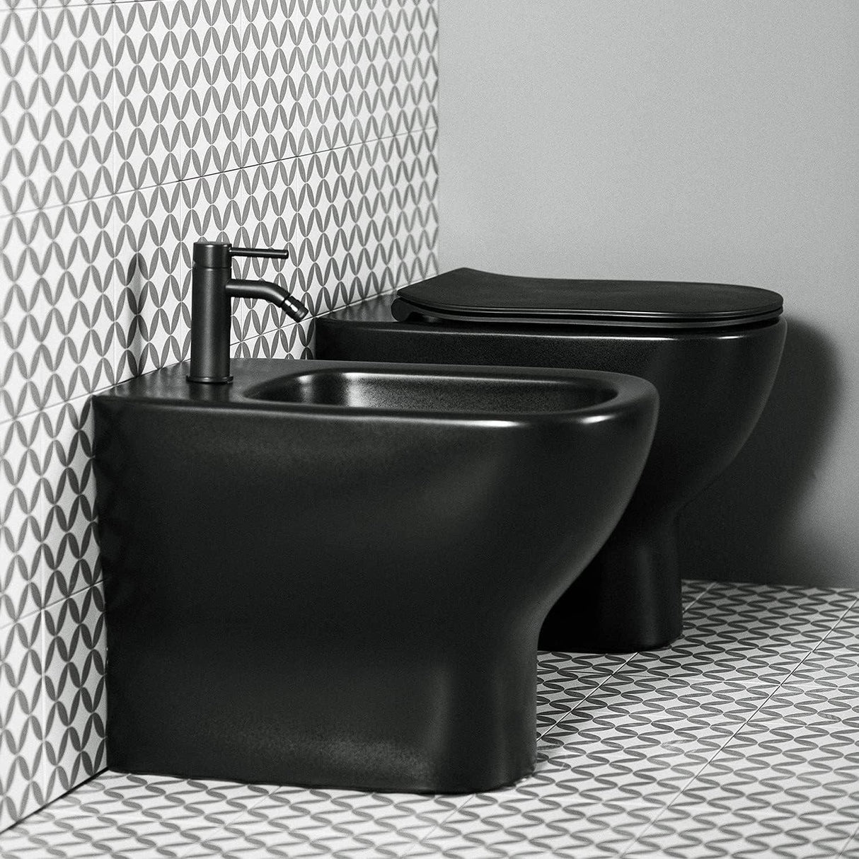 Ideal Standard Bidet Tap Ideal Standard Ceraline Single Lever Bidet Mixer Tap with Metal Pop-Up Waste in Silk Black