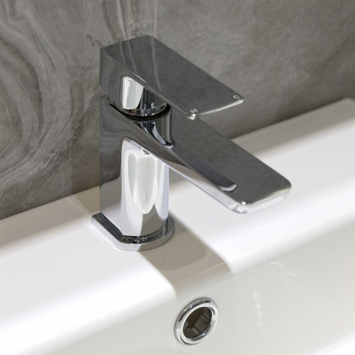 Aquarius Cloakroom Tap Aquarius Hydro Mini Mono Basin Mixer Tap with Waste