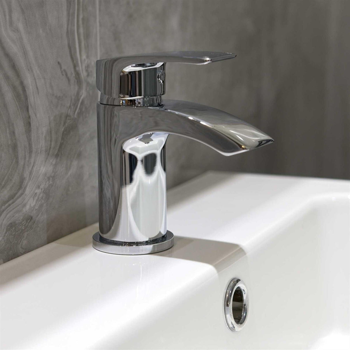 Aqaurius Mono Basin Tap Aquarius Arc Mini Mono Basin Mixer Tap with Waste