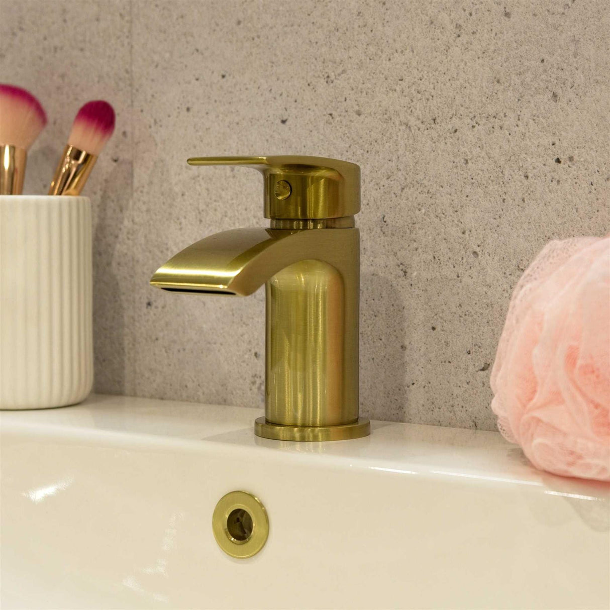 Aqaurius Mono Basin Tap Brushed Brass Aquarius Arc Mini Mono Basin Mixer Tap with Waste