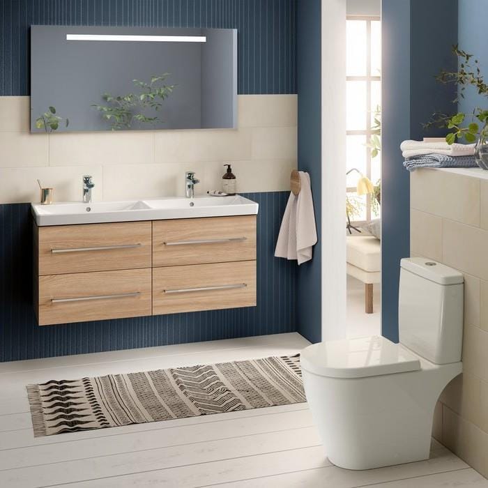 Villeroy & Boch Close Coupled Toilet Villeroy & Boch Avento Close Coupled Rimless DirectFlush Toilet with Soft Close Seat