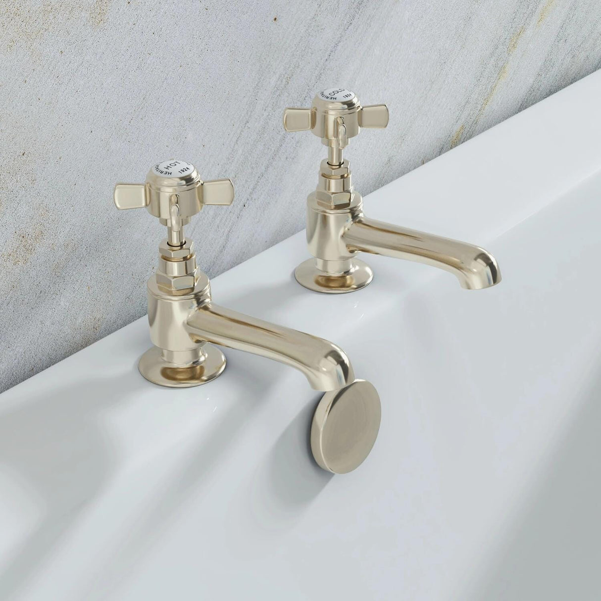 Heritage Pillar Bath Tap Vintage Gold Heritage Dawlish Bath Pillar Taps (Pair)