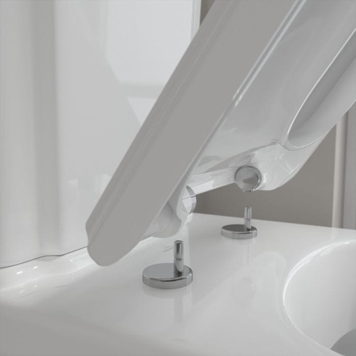 Villeroy & Boch Close Coupled Toilet Villeroy & Boch Hommage Traditional Close Coupled Toilet with Seat