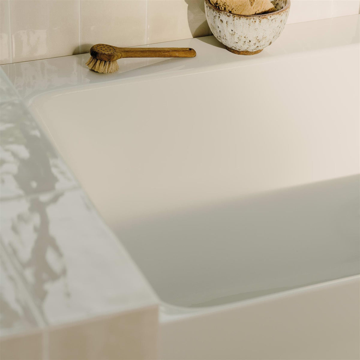 Roca Corner Bath Roca Ona Asymmetric Corner Stonex® Bath