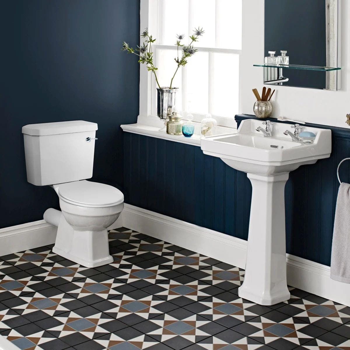 Aquarius Bathrooms Close Coupled Toilet Aquarius Harewood Traditional Close Coupled Toilet with Soft Close Seat