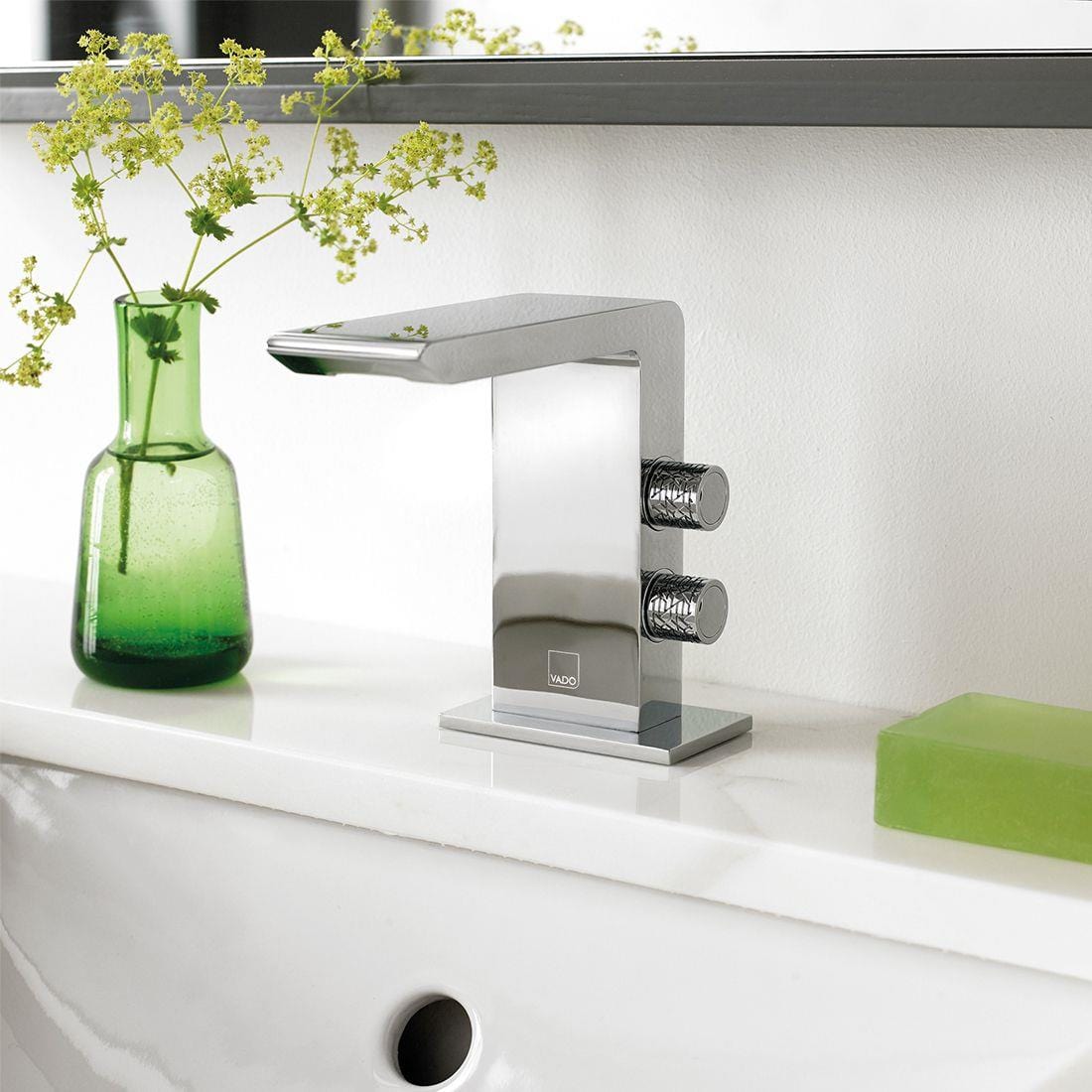 VADO Mono Basin Tap Vado Omika Mono Basin Mixer Tap with Universal Waste  in Chrome