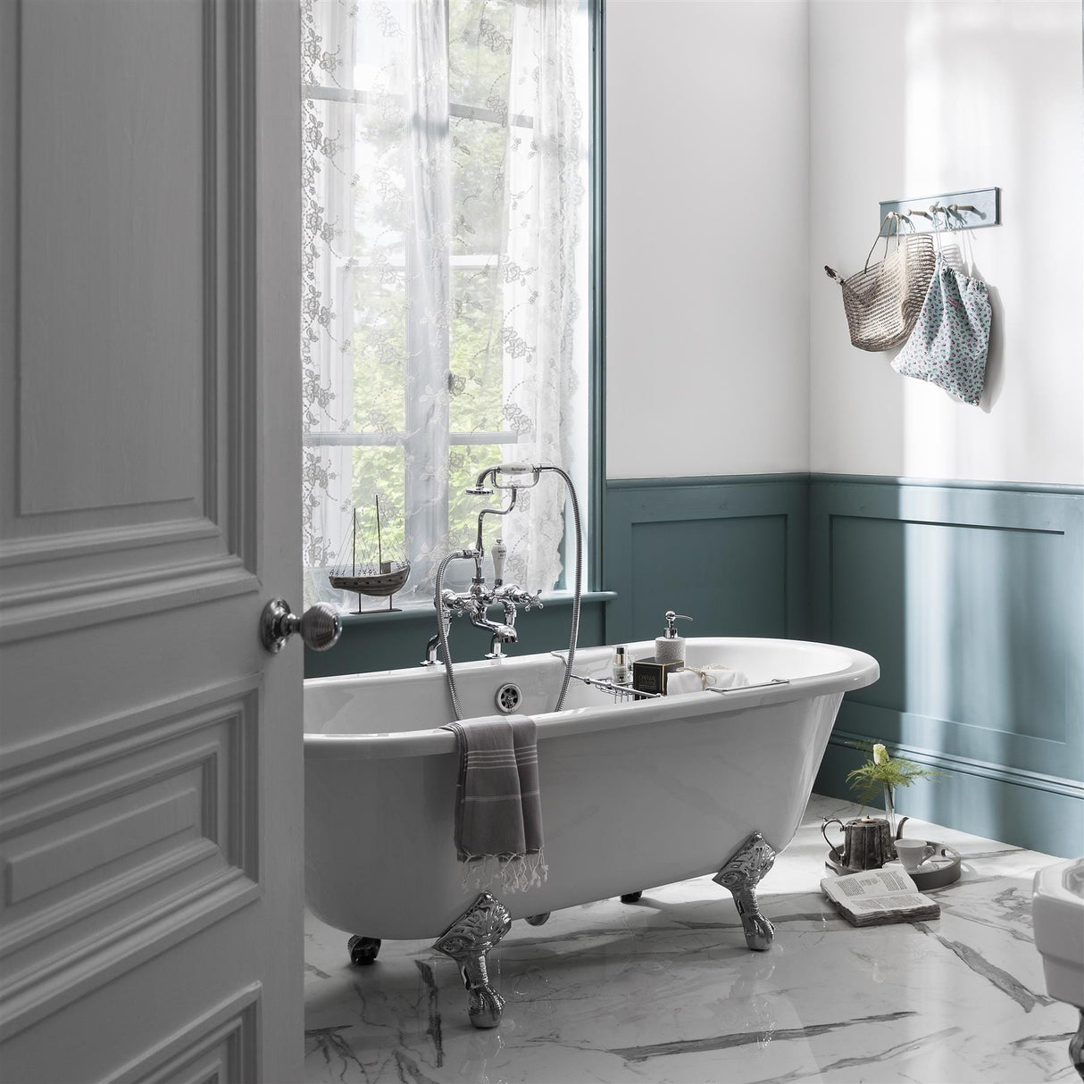 Burlington Roll Top and Slipper Freestanding Bath Burlington Windsor Double Ended Traditional Freestanding Roll Top Bath with Chrome Feet  - 1500 x 750mm